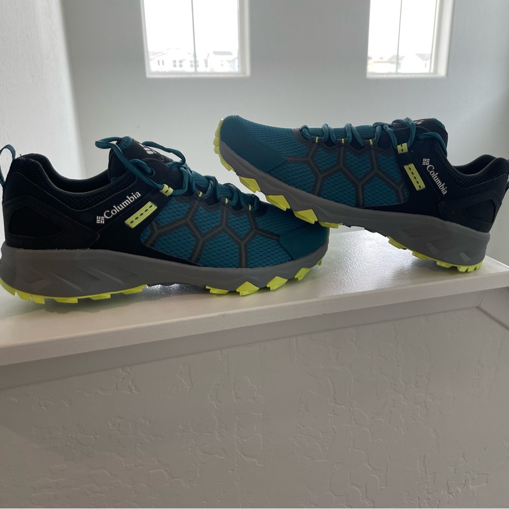 Columbia Teal Trail Sneakers with Lime Accents